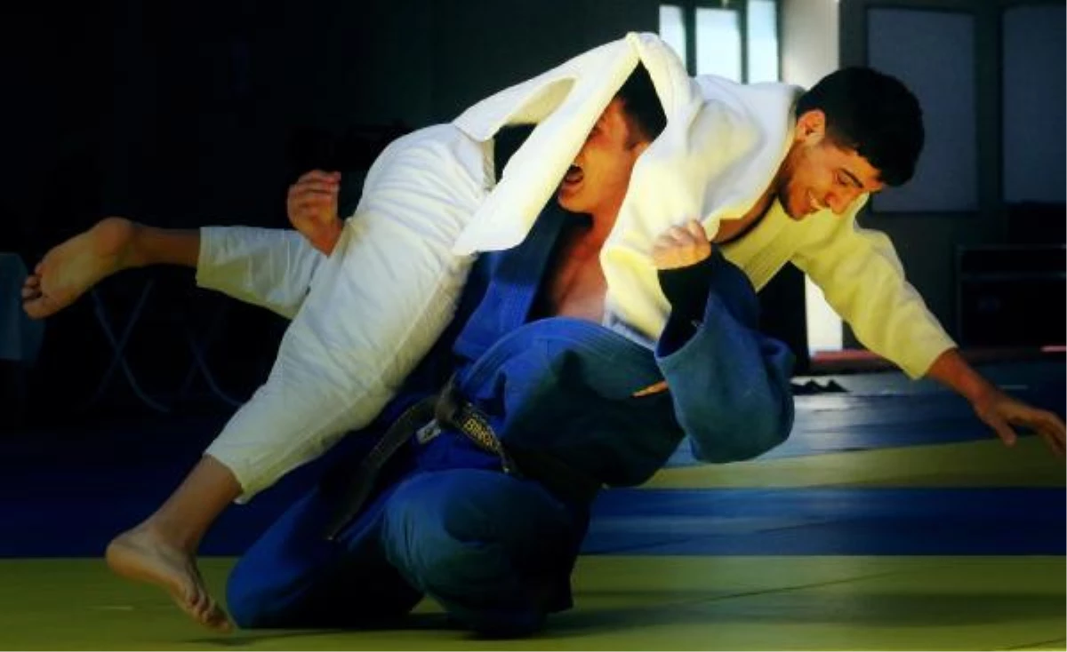 Üniversitelerarası Judo Şampiyonası Karabük\'te Başladı