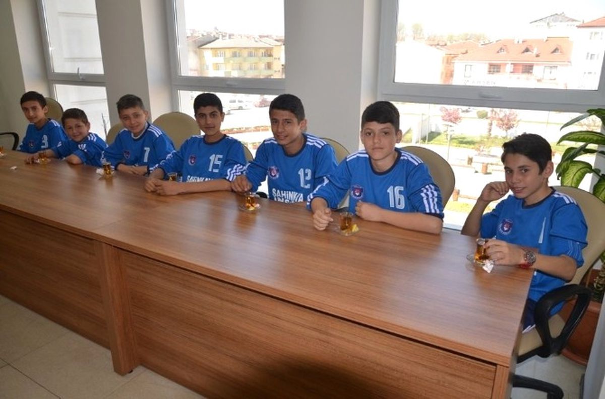 Yıldızlar Futbol İl Birincisi Erenler\'den