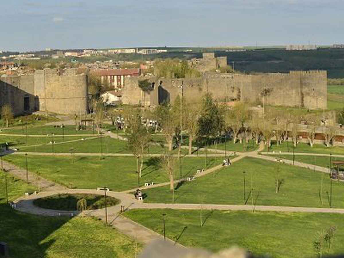 10 Temmuz Vedat Aydın Parkı Tamamlanmak Üzere 