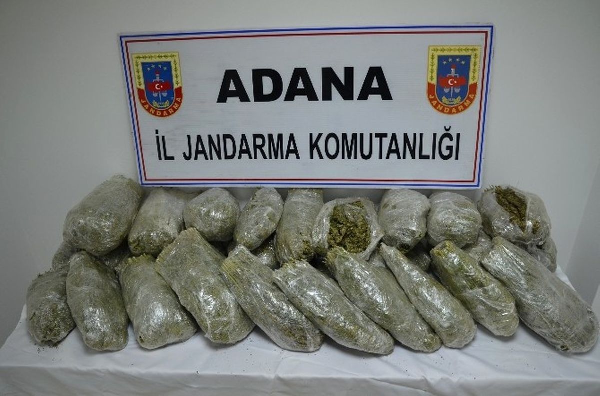 Adana\'da Uyuşturucu Satıcılarına 3 Tutuklama
