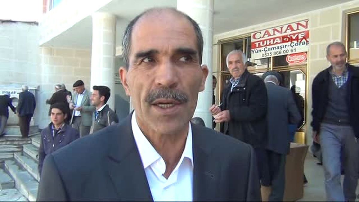 Adıyaman Çelikhan?da 1600 Kişiye Cuma Çıkışı Helva Dağıtıldı