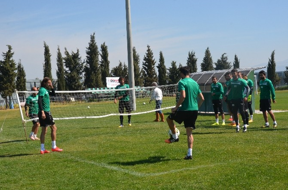 Akhisar Belediyespor\'da Mersin İdmanyurdu Hazırlıkları