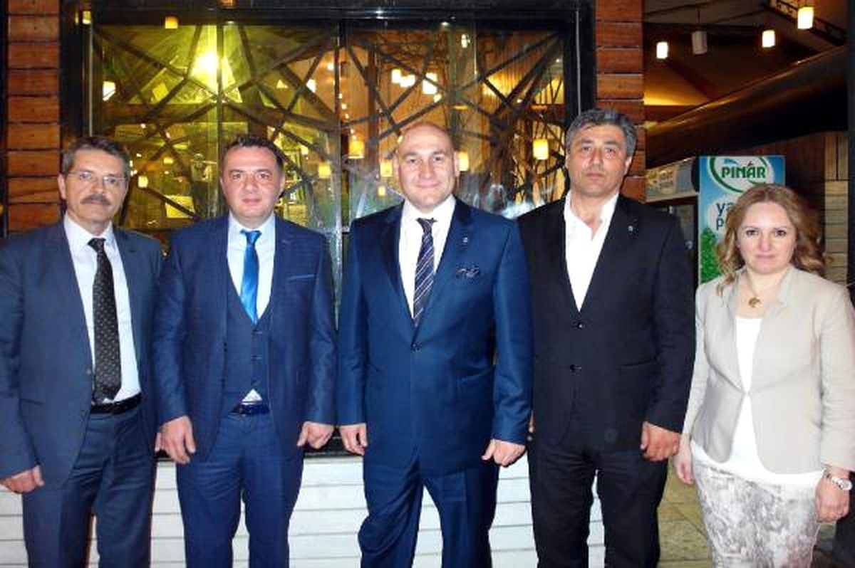 Akhisar Ticaret Borsası Başkanı: Fatih Terim\'e Arazi Bakıyoruz