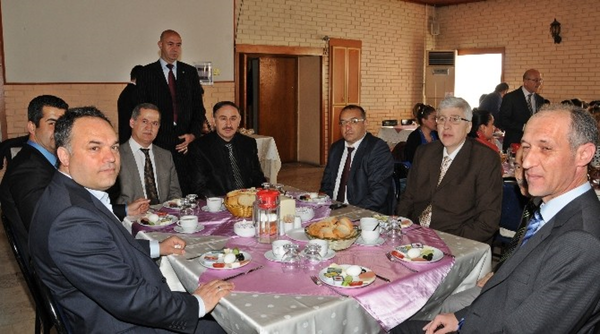 Başkan Kurtulan\'dan Okullara Ödül