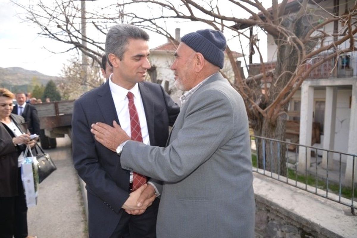 Bolu Valisi Aydın Baruş Şehit Ailesini Ziyaret Etti
