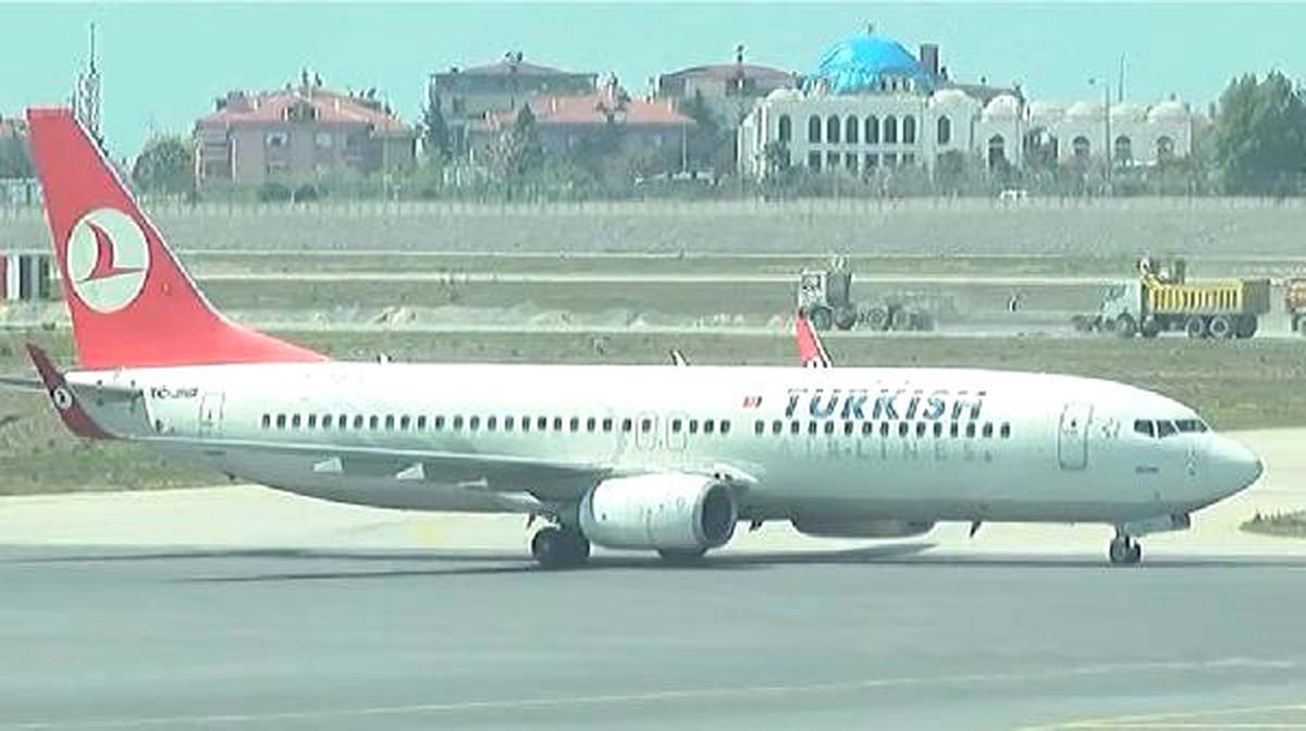 Bomba İhbarı Yapılan THY Uçağı Geri Döndü (1)