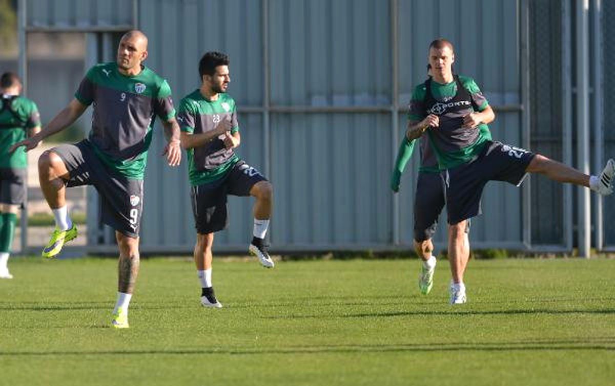 Bursaspor Fenerbahçe\'ye İddialı Hazırlanıyor