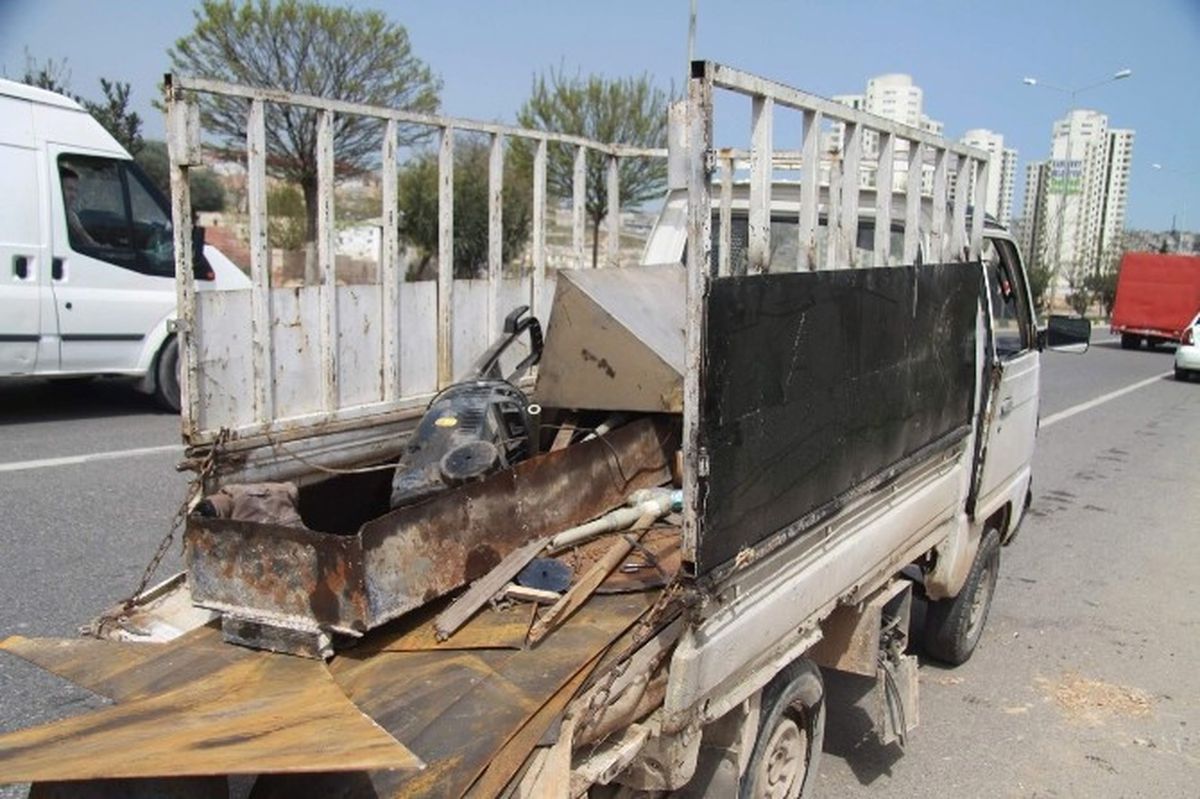 Gaziantep\'te Çaldıkları Araçla Hırsızlık Yapan Şahıslar Yolda Kaldı