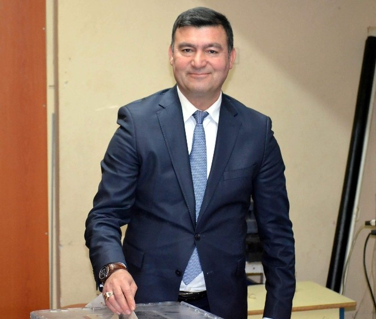Germencik Belediye Başkanı Akın, Büyükşehir Belediyesi\'nin Faaliyet Raporunu Eleştirdi