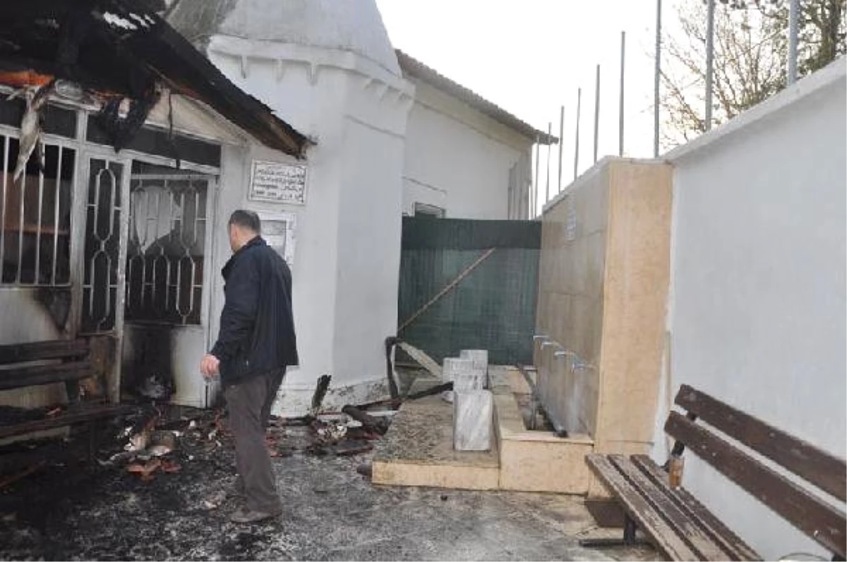 Gümülcine\'de Mahmud Ağa Camisi Kundaklandı