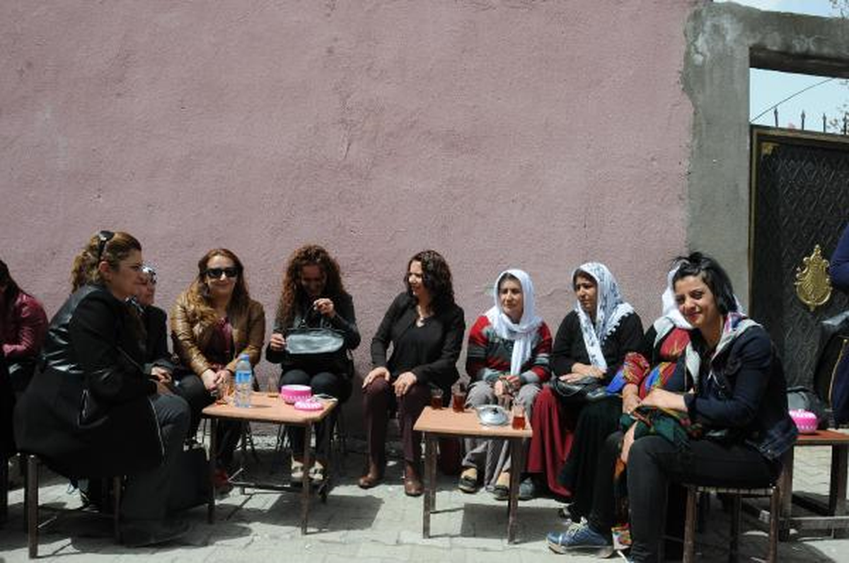 HDP\'nin Hakkari Adayları Seçim Çalışmalarını Başlattı