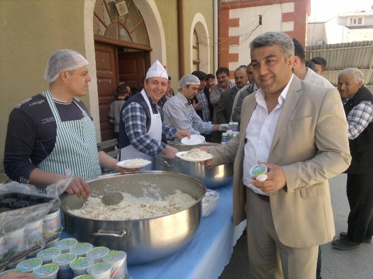 Hisarcık\'ta Bin Kişiye Kutlu Doğum Pilavı Dağıtıldı