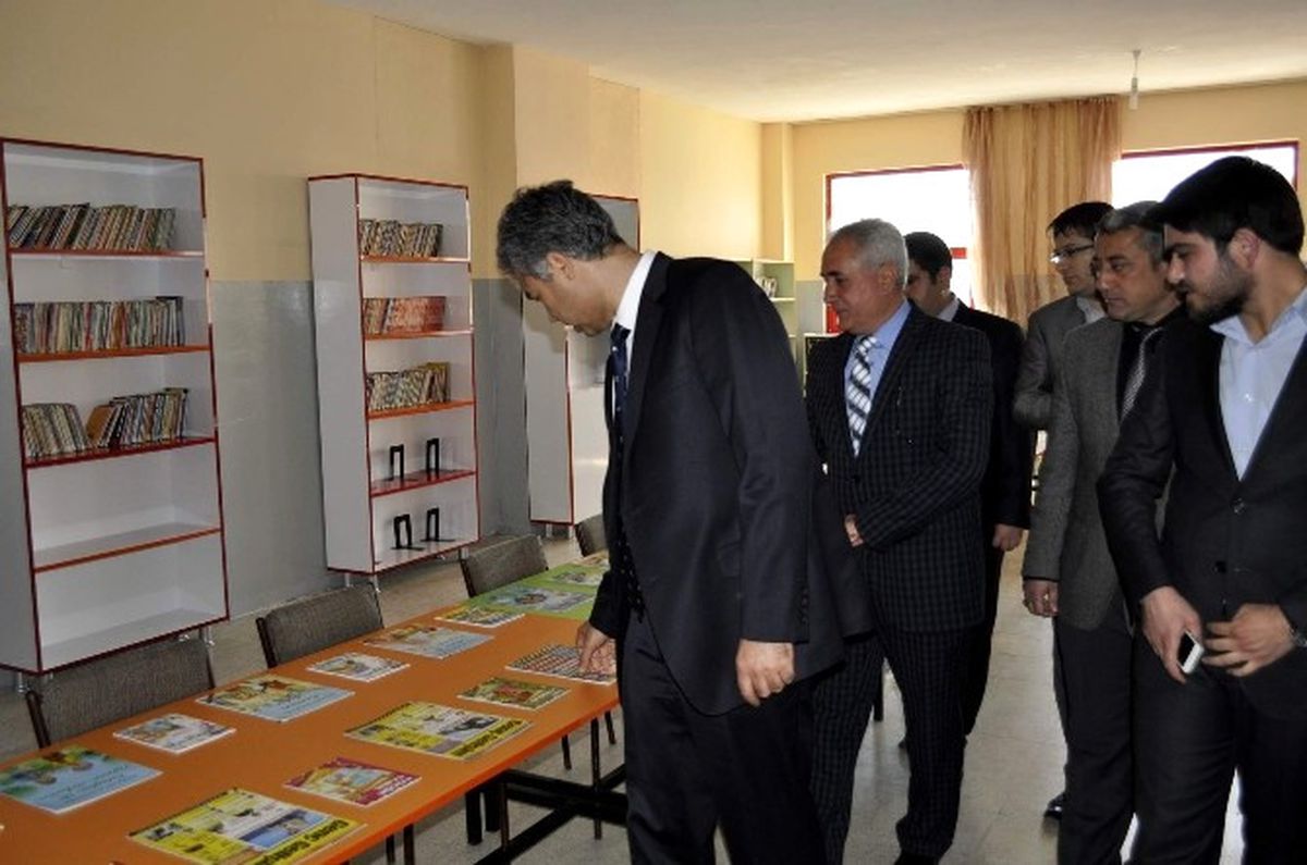 İsveçten Gelip Siverek\'te Kütüphane Kurdular