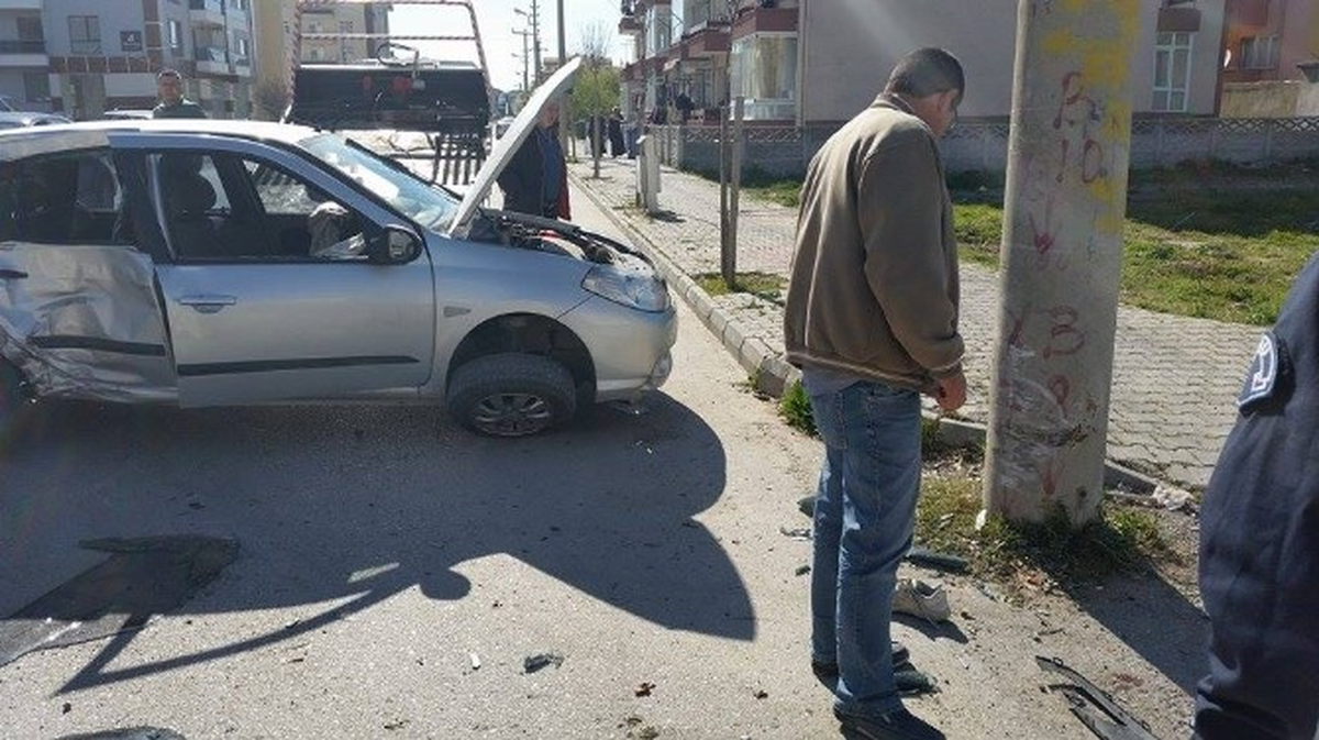 Kaldırımda Yürürken Otomobil Çarptı