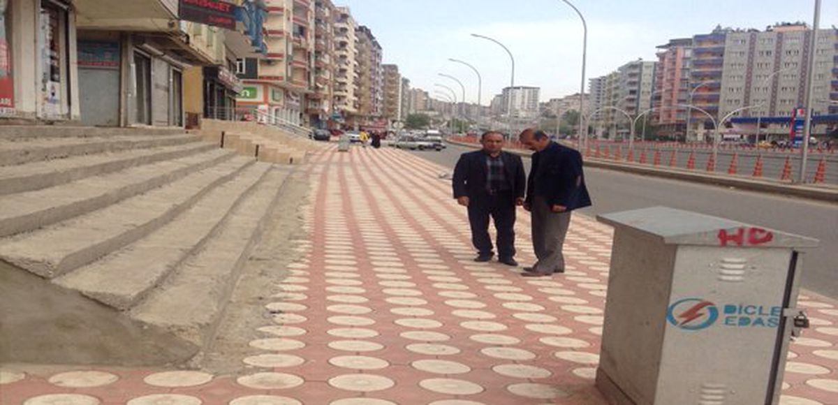 Karayolları İşgal Ettiği Kaldırımları Yeniden Yıkacak