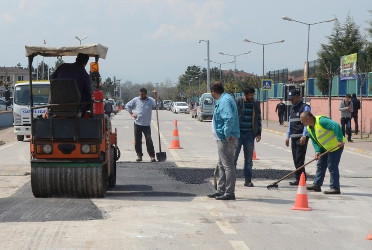 Kartepe\'de Yol İyileştirme Çalışmaları Aralıksız Sürüyor