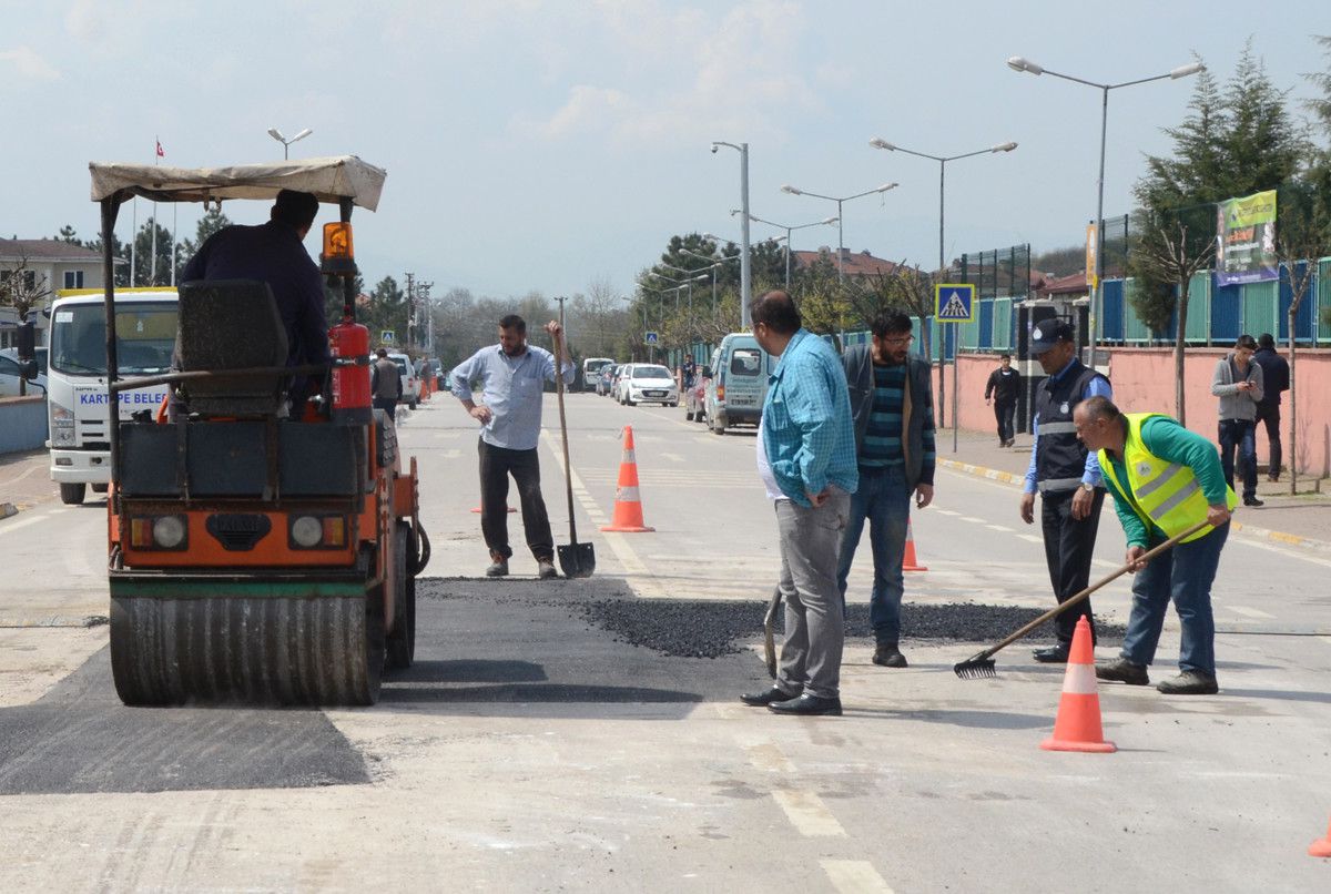 Kartepe\'de Yol İyileştirme Çalışmaları Aralıksız Sürüyor
