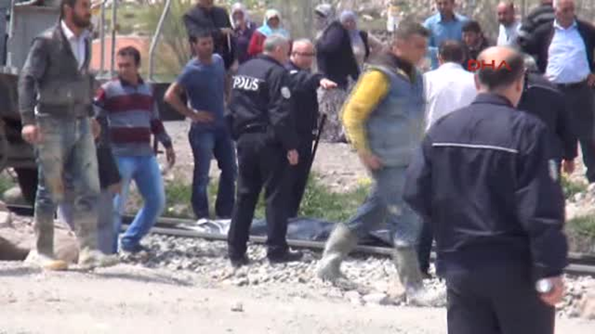 Kayseri\'de Hemzemin Geçitte Kaza : 1 Ölü
