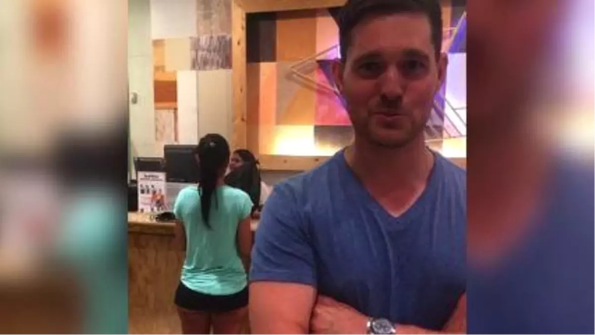 Michael Bublé Gets Heat For Posting Picture Of A Stranger\'s Booty On Instagram