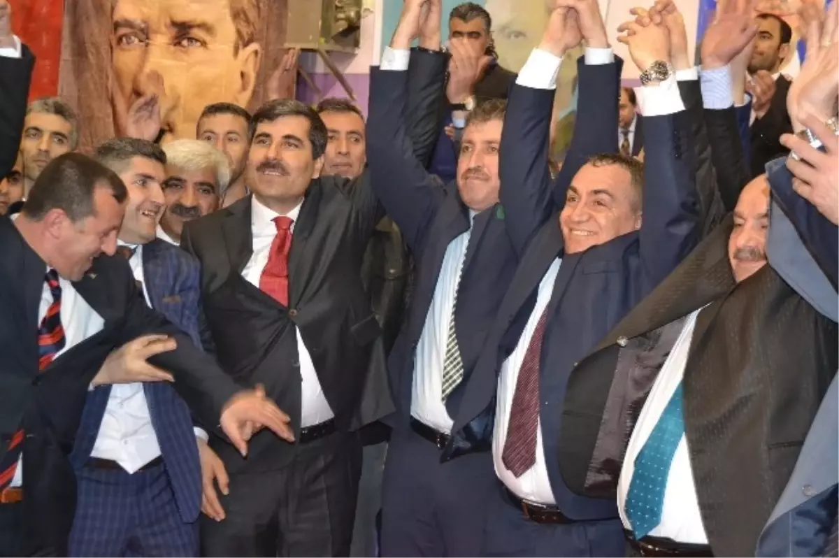 Muş\'ta AK Parti Milletvekilleri Tanıtıldı