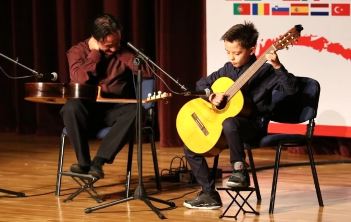 Nilüfer Uluslararası Klasik Gitar Yarışması Moyano ile Başladı