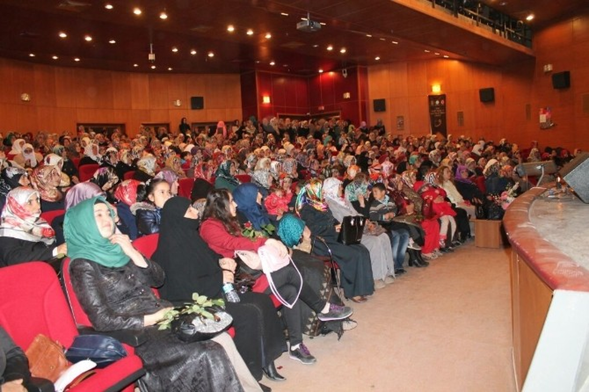 Peygamber Sevgisi Salona Sığmadı