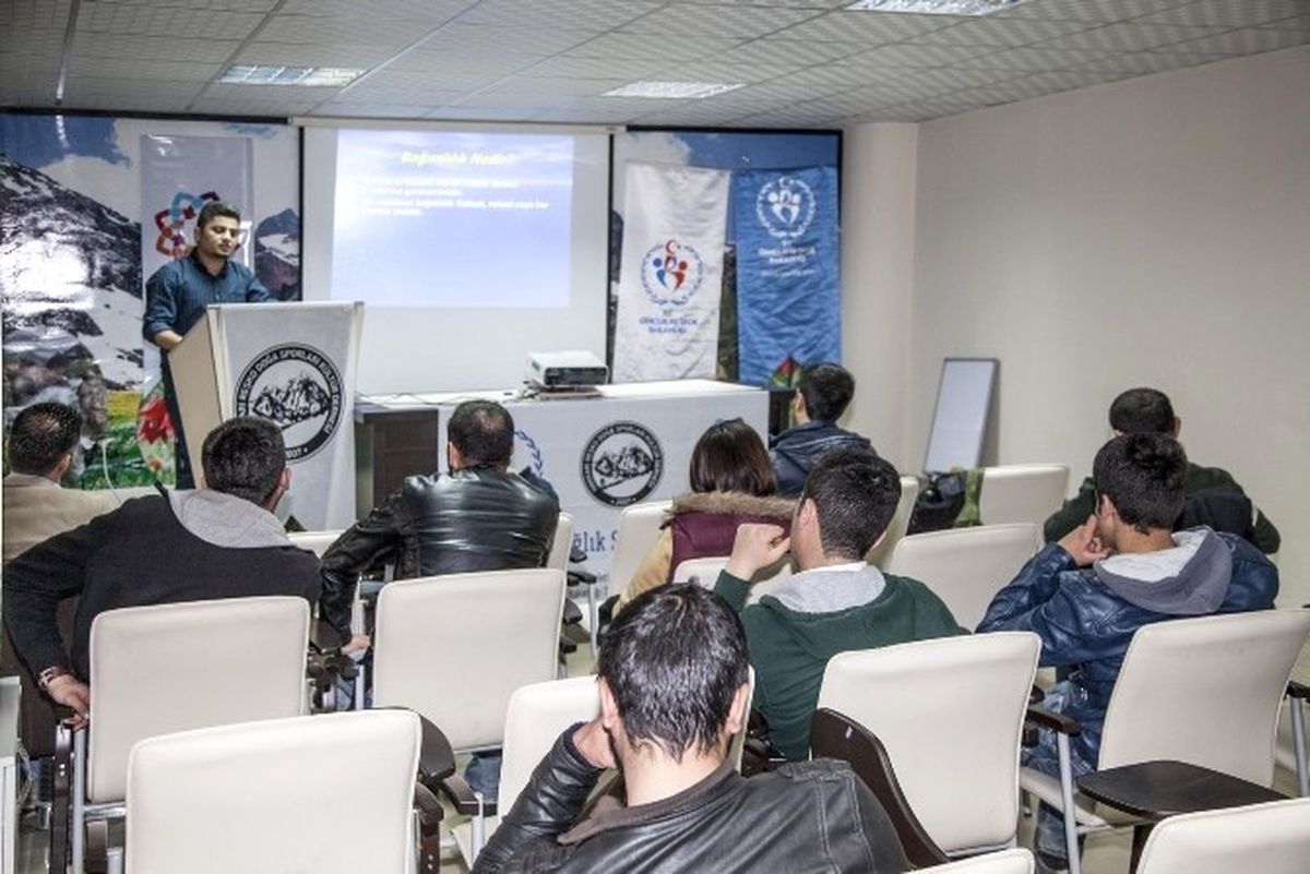 Reşko Doğa Sporları Derneği\'nden Madde Bağımlılığı Semineri