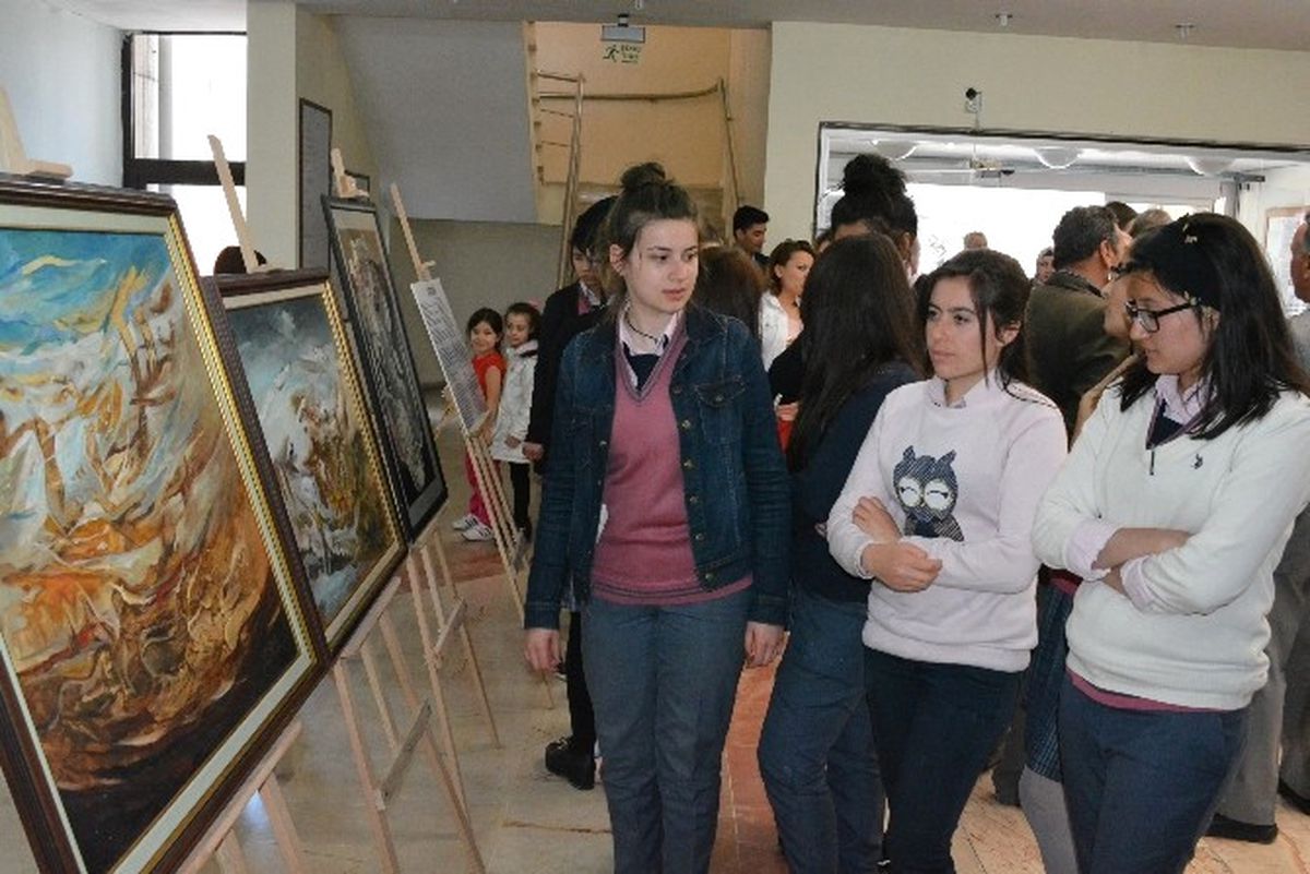 Safa Büte Resim Sergisi Açtı