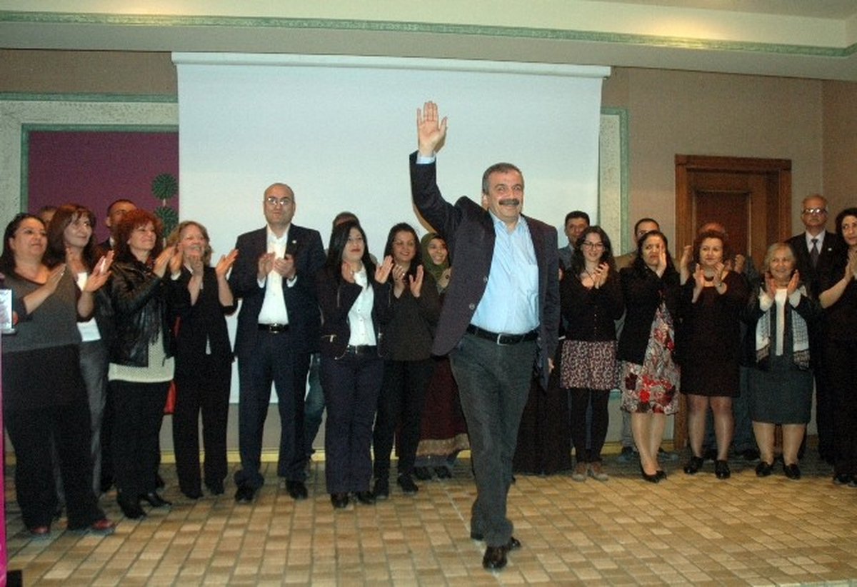 Sırrı Süreyya Önder\'den Seçimde Hakem Vurgusu