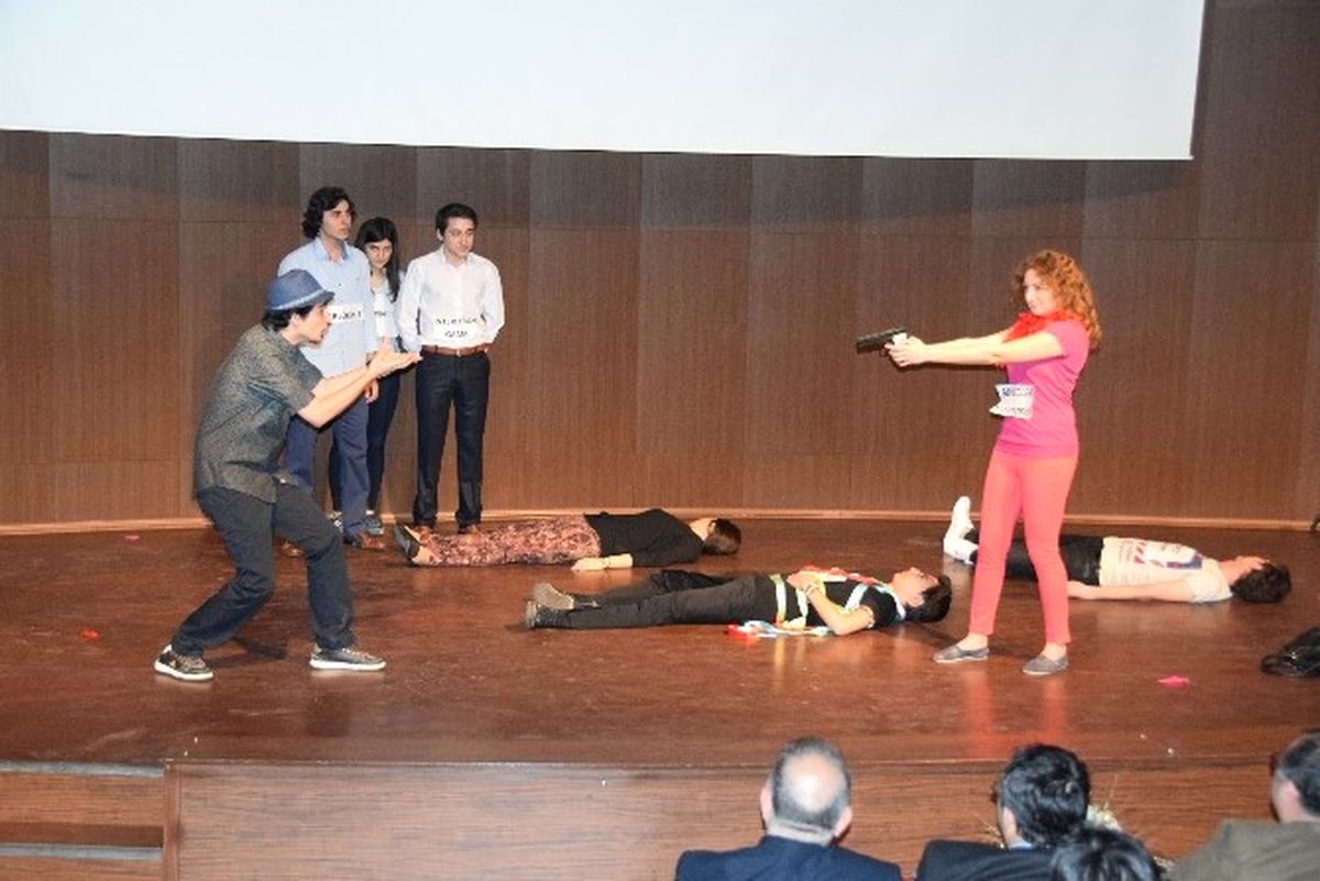 Tıp Fakültesi Öğrencileri Sahnede