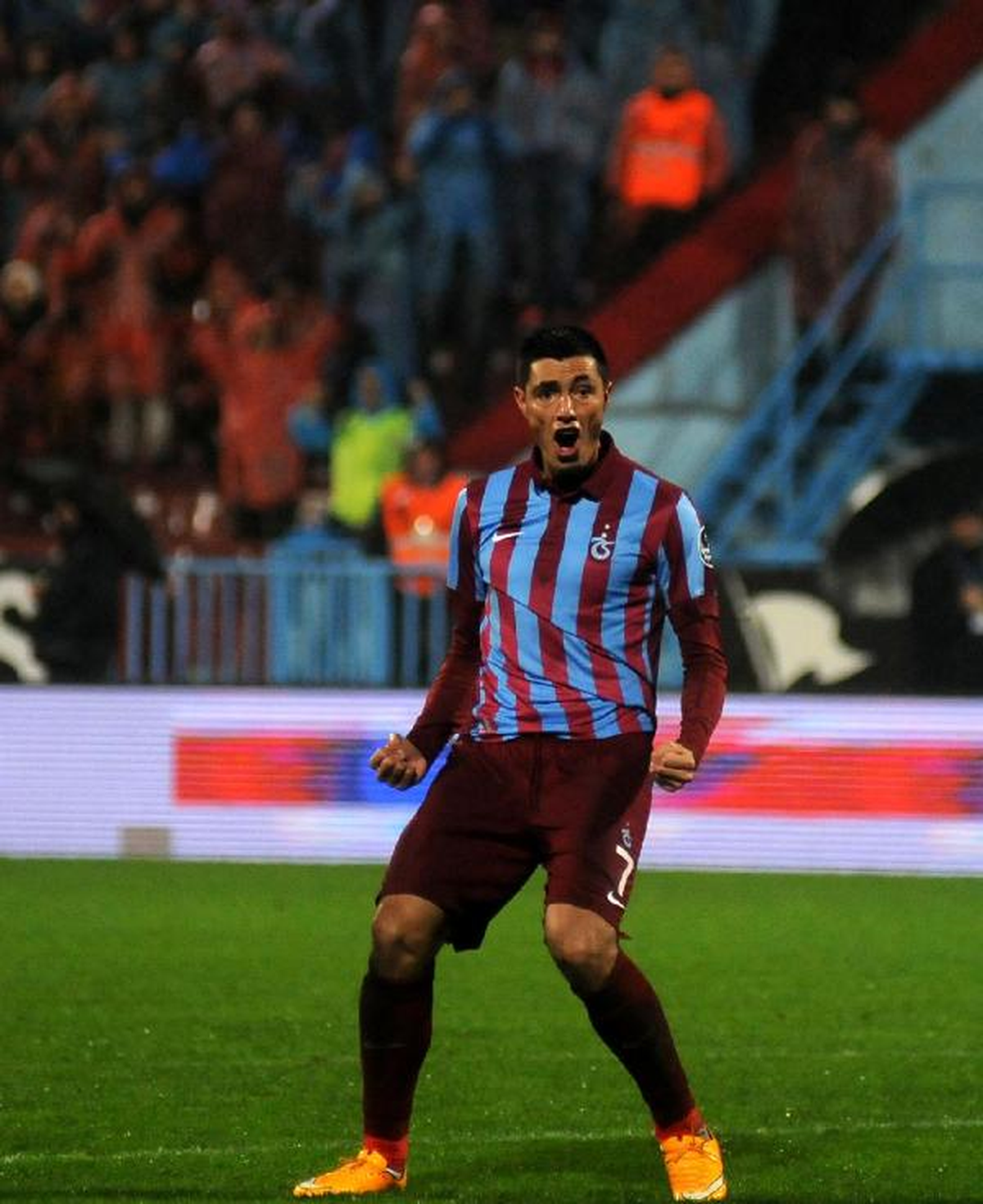 Trabzonsporlu Cardozo Galatasaray\'ı Bekliyor