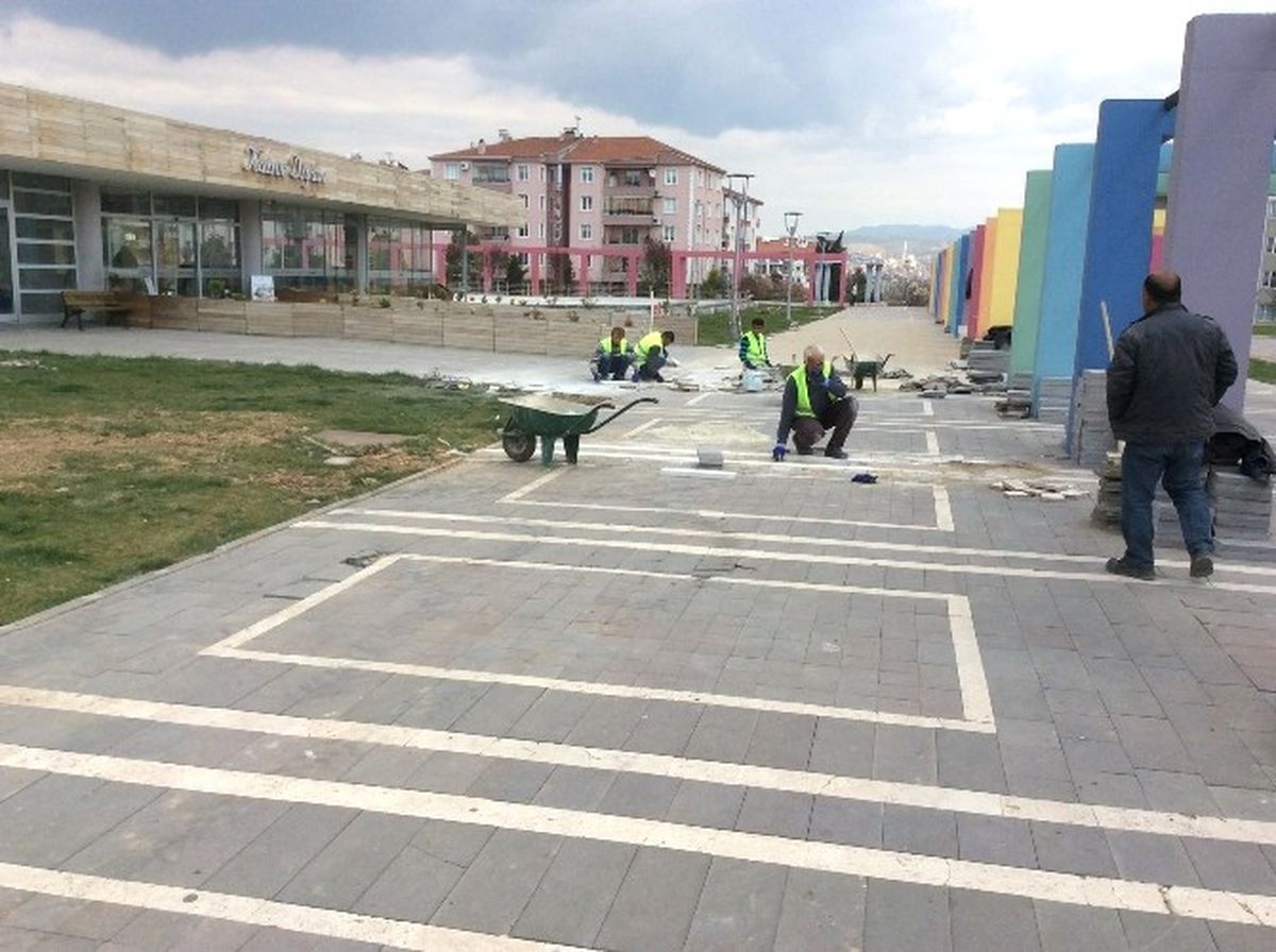 Uşak Ata Park\'ta Değişim Başladı