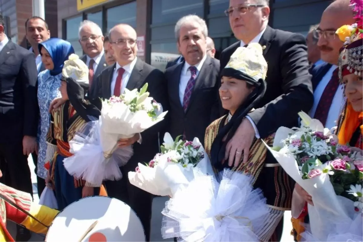 AK Parti Gaziantep Adaylarını Tanıttı