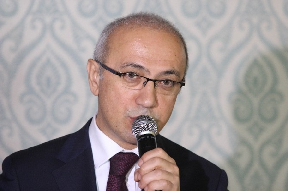 AK Parti\'li Lütfi Elvan: "Muhalefetin Sırtında Yumurta Küfesi Yok Ama Bizim Var"