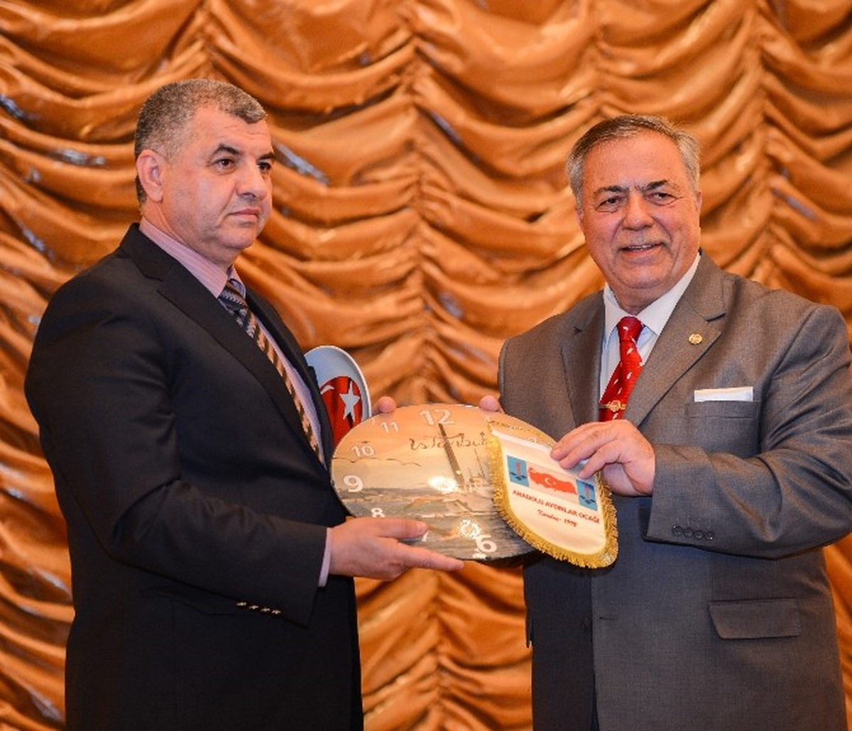 Anadolu Aydınlar Ocağı Başkanı Öztek\'in Kitabı Bakü\'de Tanıtıldı