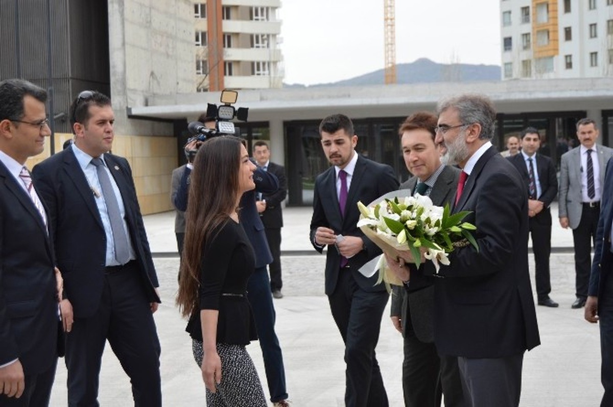 Enerji Bakanı Yıldız Agü\'yü Ziyaret Etti