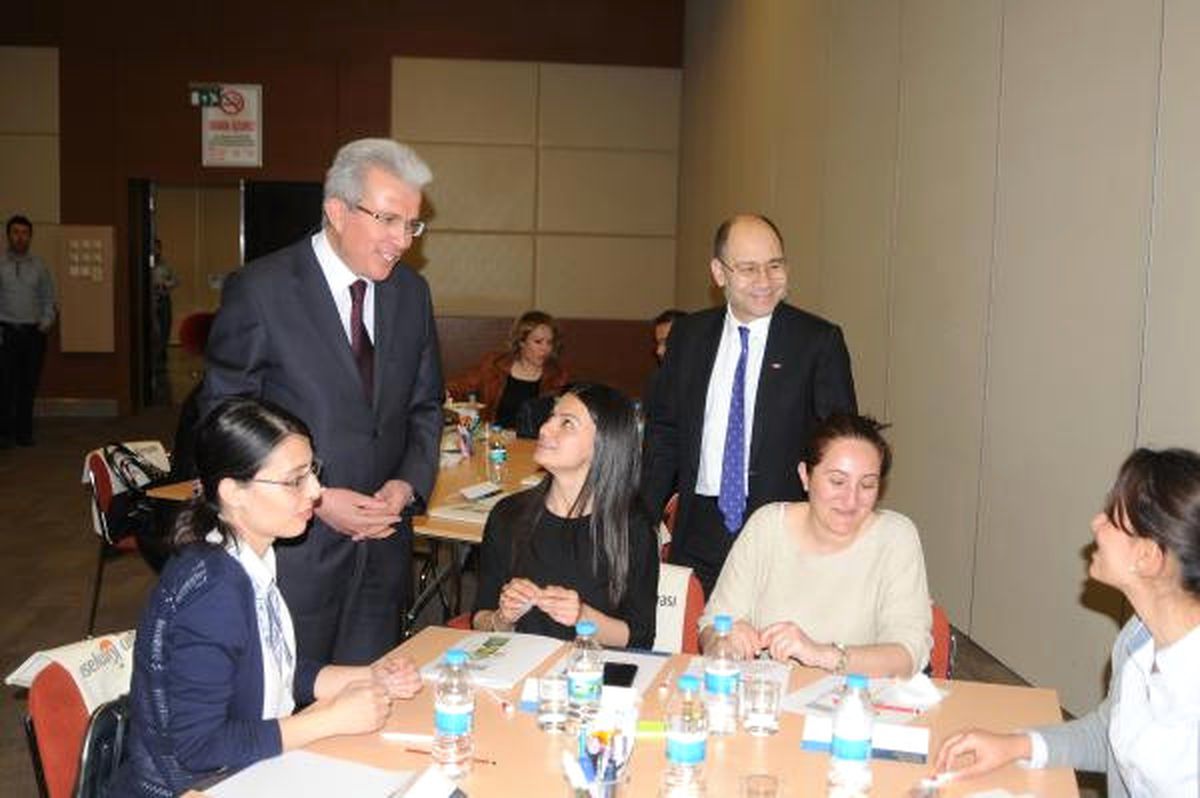 Gaziantep\'te Öğretmenlere Kimya Eğitimi