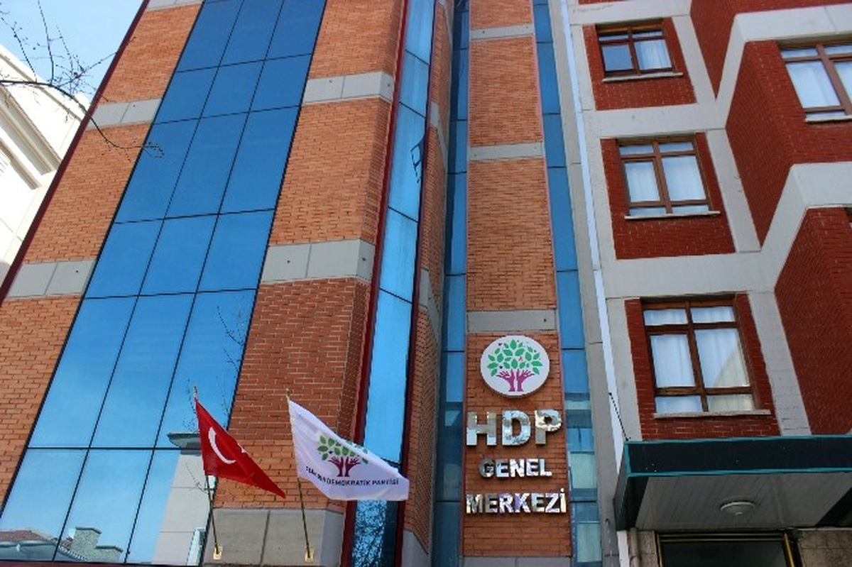 Hdp Genel Merkezi\'ne Saldırı