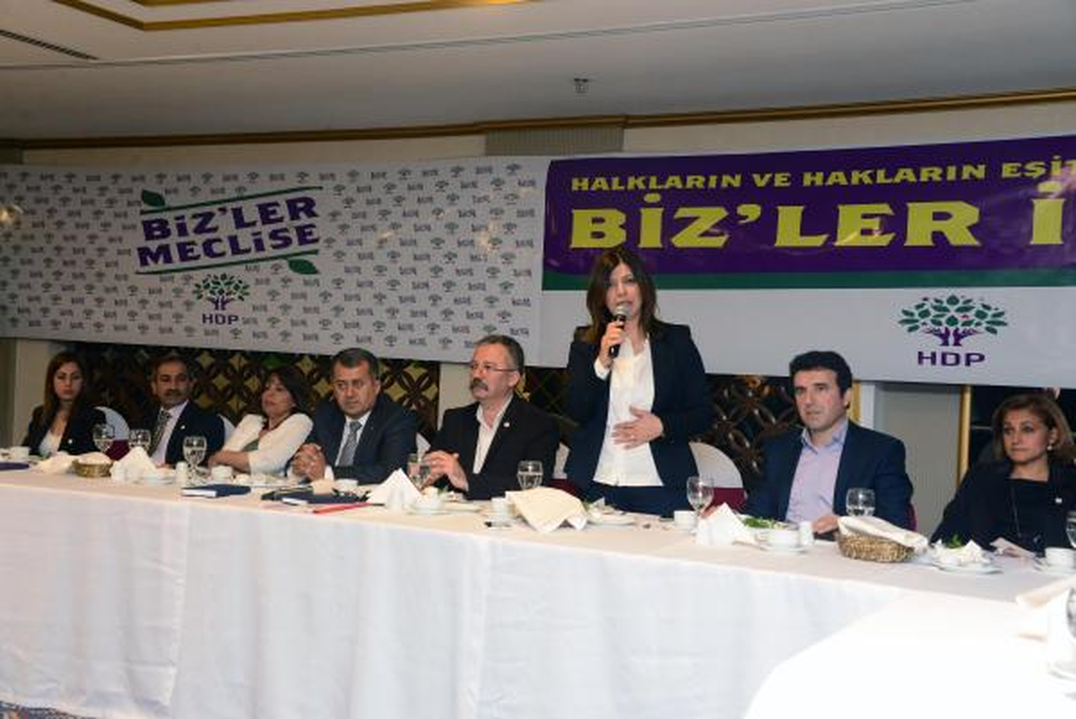 Hdp\'li Beştaş\'tan Avukatların Aranmasına Tepki