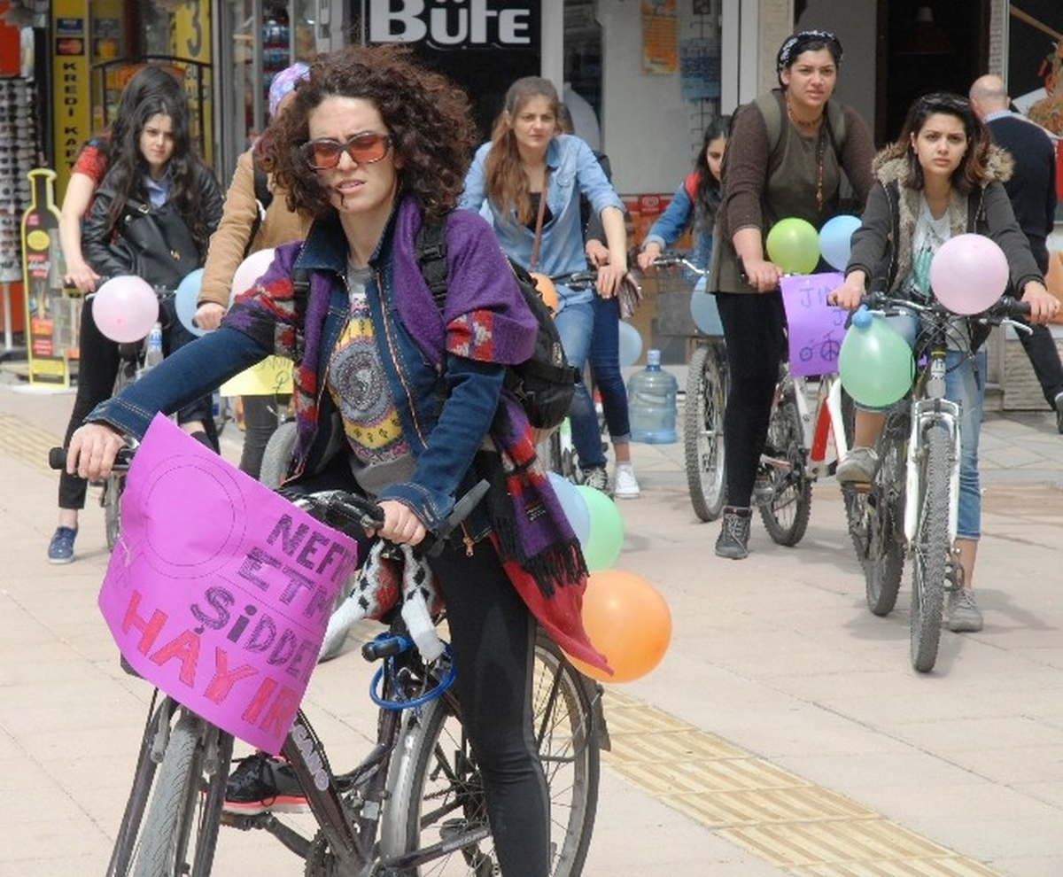 Kadın Cinayetlerine Farkındalık Oluşturmak İçin Pedal Çevirdiler