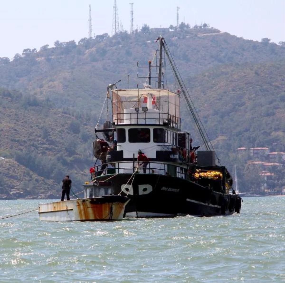 Karaya Oturan Balıkçı Teknesi 2 Gün Sonra Kurtarıldı