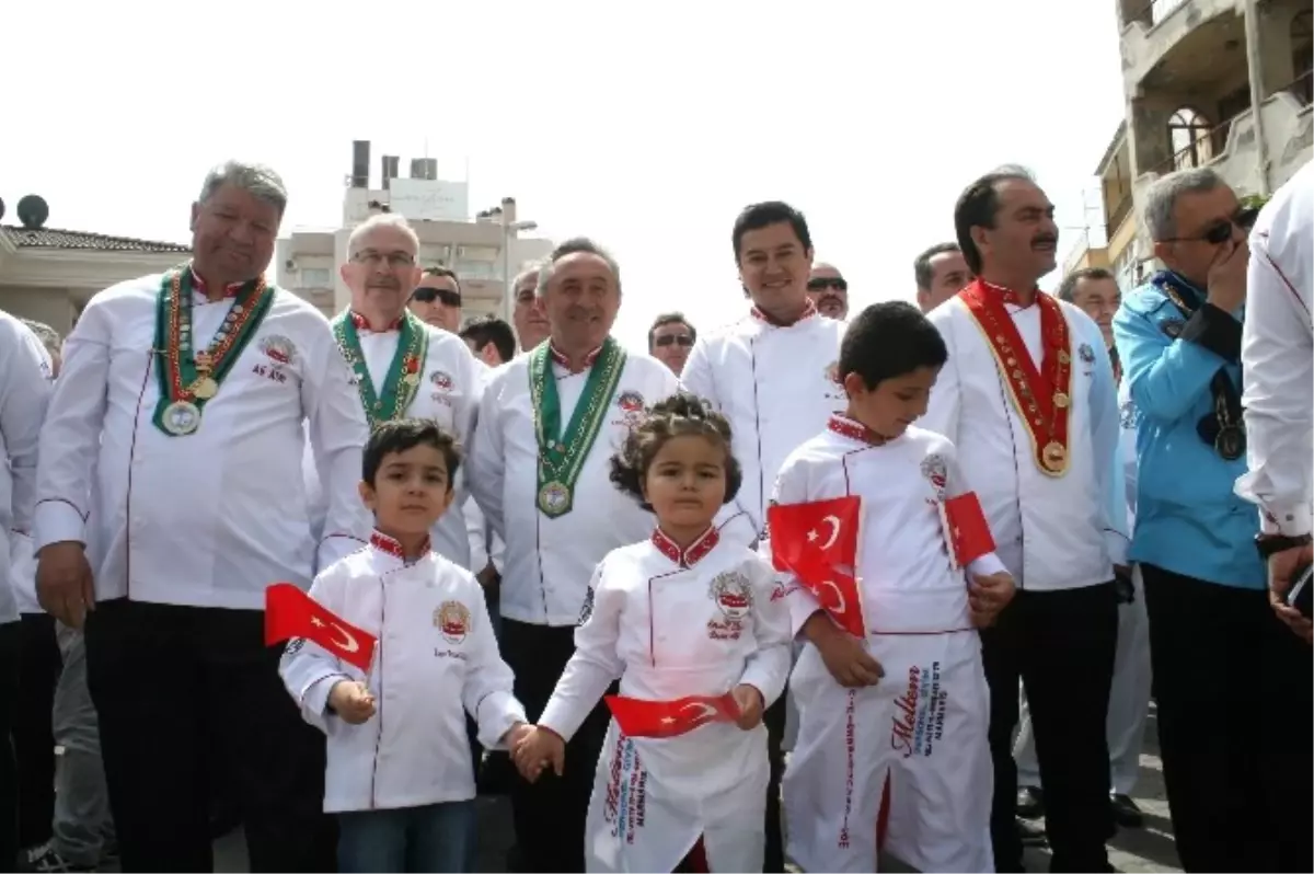 Marmaris\'te Renkli Aşçılar Bayramı Kutlaması