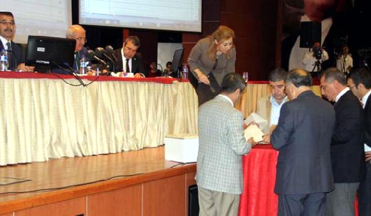 Mersin Büyükşehir Belediye Meclisi'nde AK Parti, CHP, HDP İttifakı