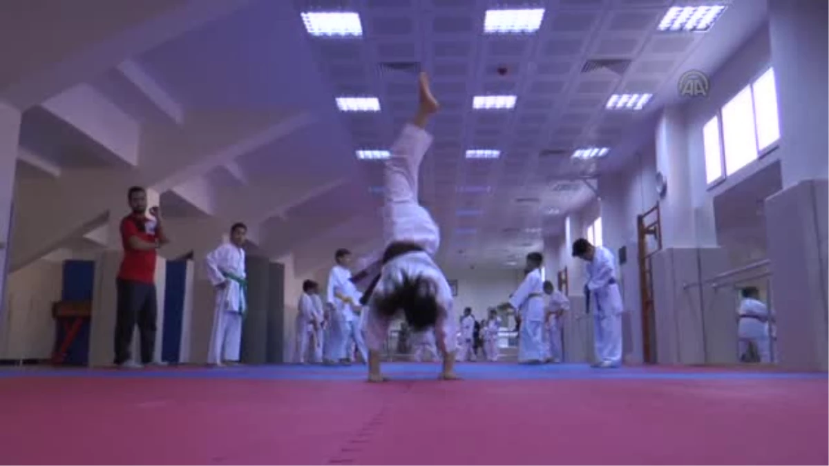 Minik Karateci, Haldun Alagaş\'ın İzinden Gidiyor