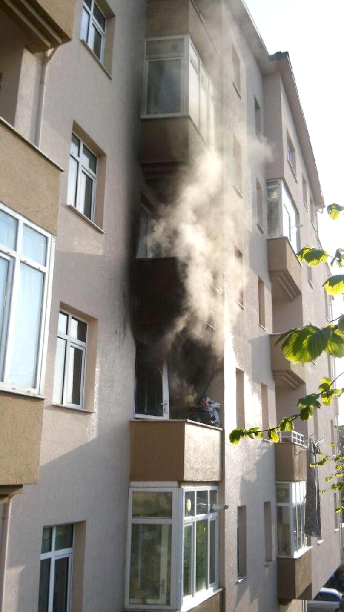 Mutfakta Çıkan Yangın Korku Yarattı