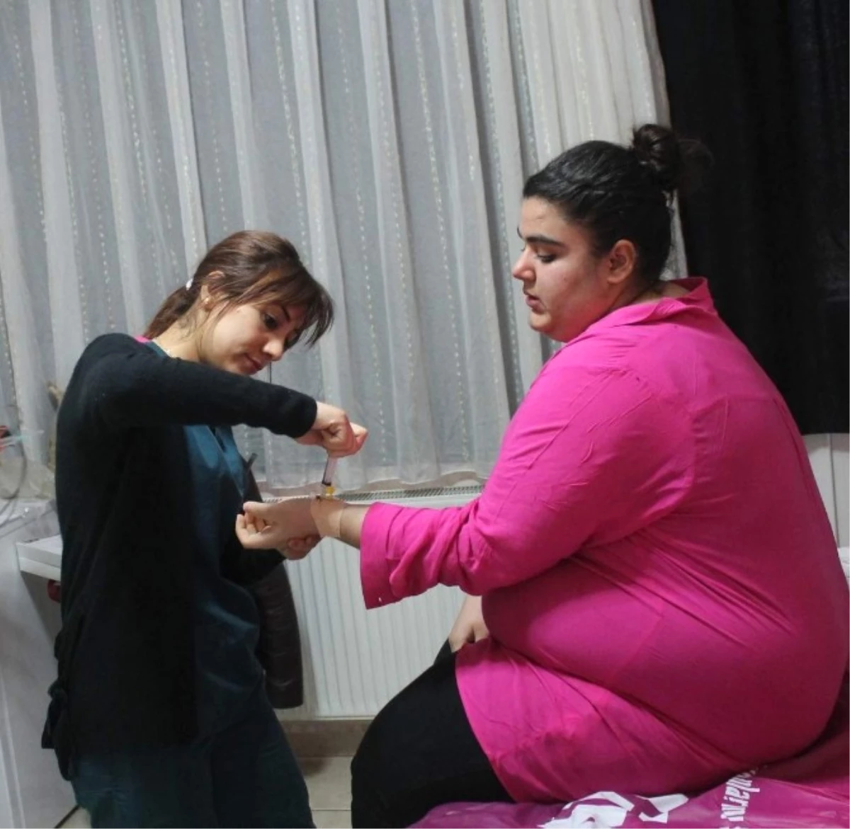 Siirt\'te İlk Kez Obezite Hastasının Midesine Balon Takıldı