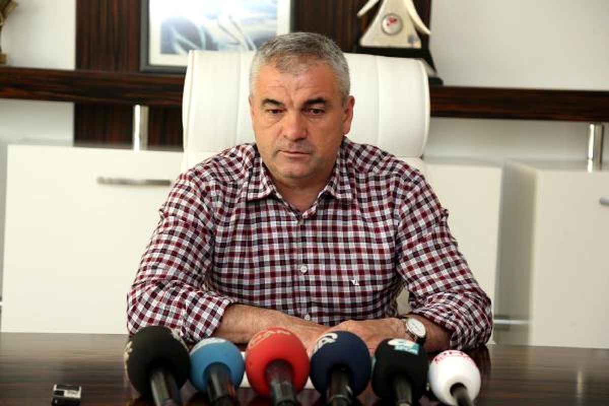 Rıza Çalımbay: "Bize Verdiği Penaltıyı Fenerbahçe\'ye Verseydi Geçmiş Olsun O Hakem Arkadaşa"