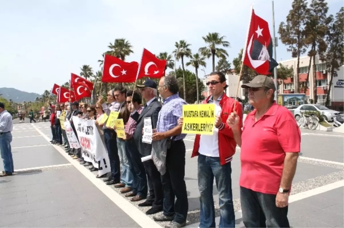 Sessiz Çığlık" Eyleminde Papa Protesto Edildi