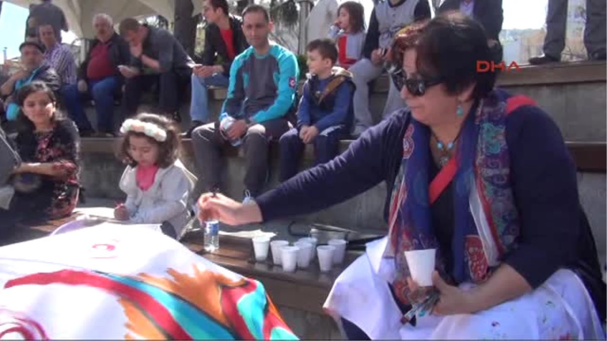 Trabzon - Kadın Sanatçılar Dünya Barışı İçin Şemsiye Boyadı