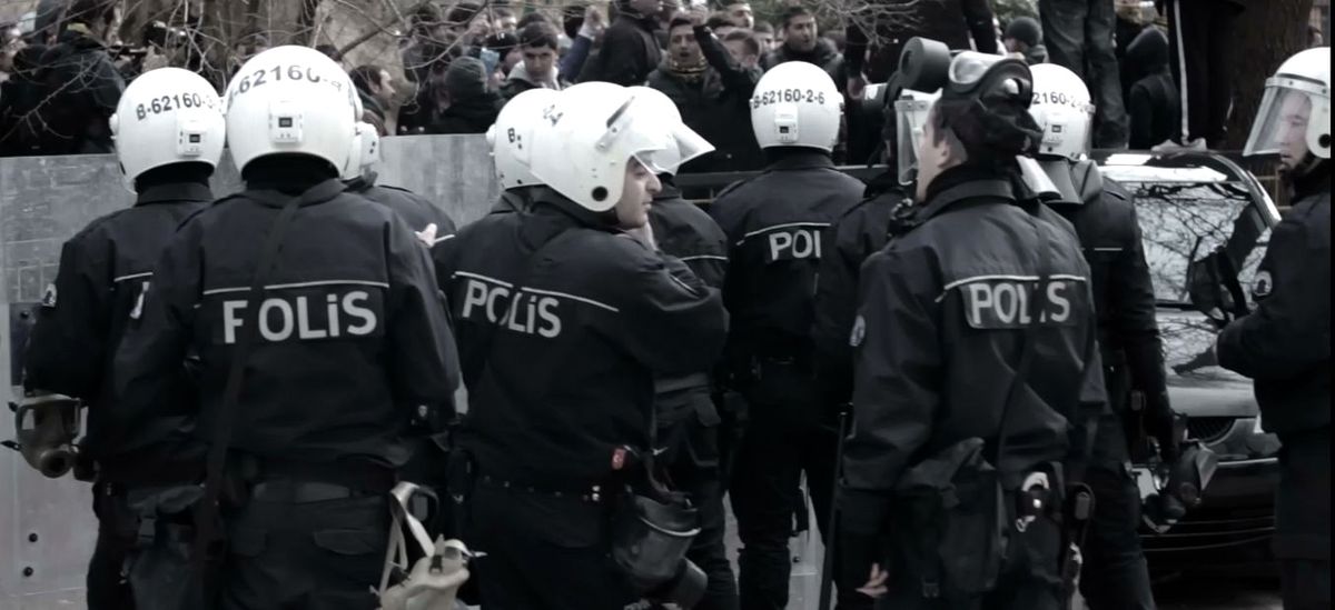 Polislere Askerlik Yolu Yeniden Açılıyor